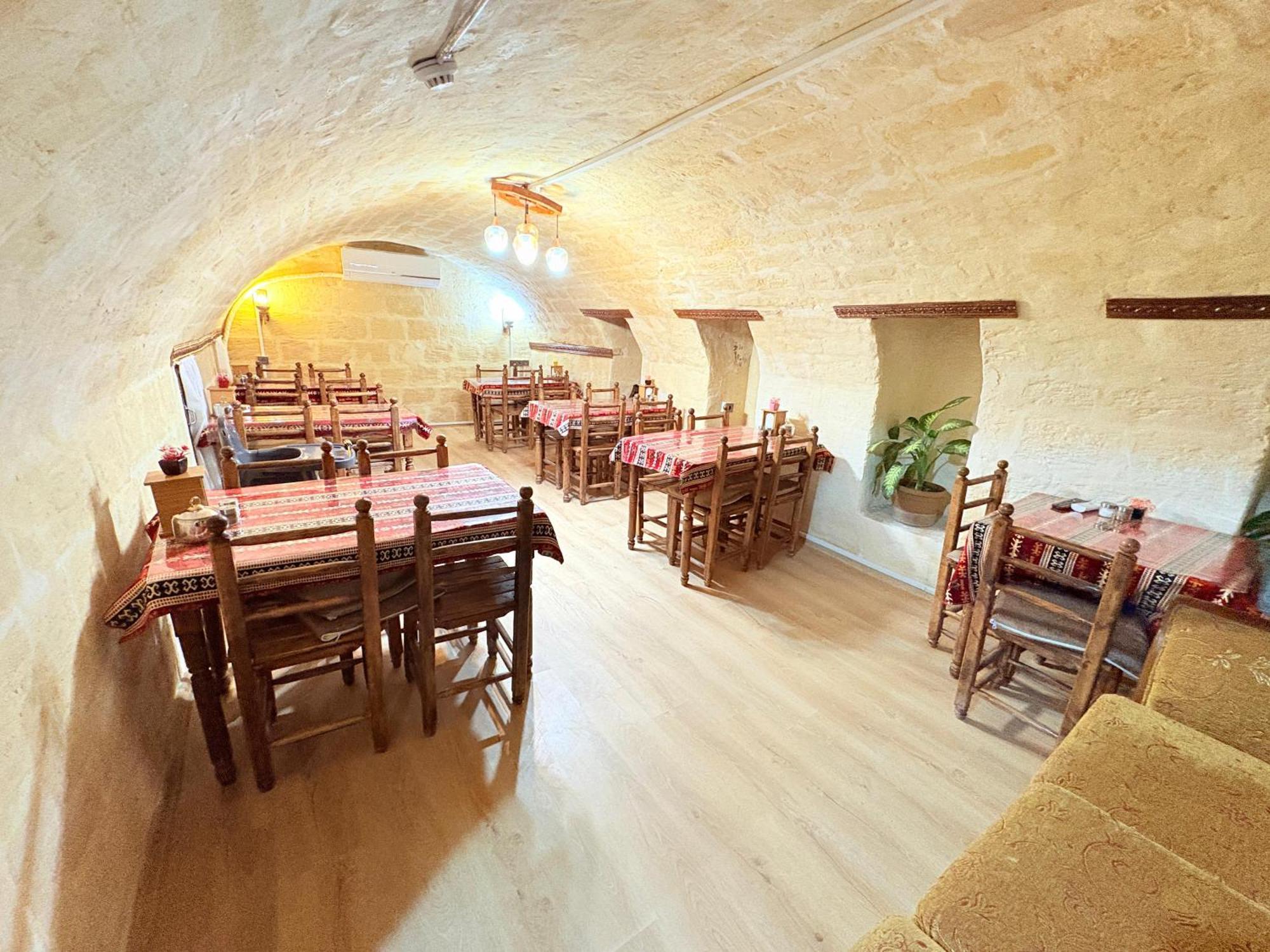 Dostlar Konagi Hotel Sahinbey Ngoại thất bức ảnh